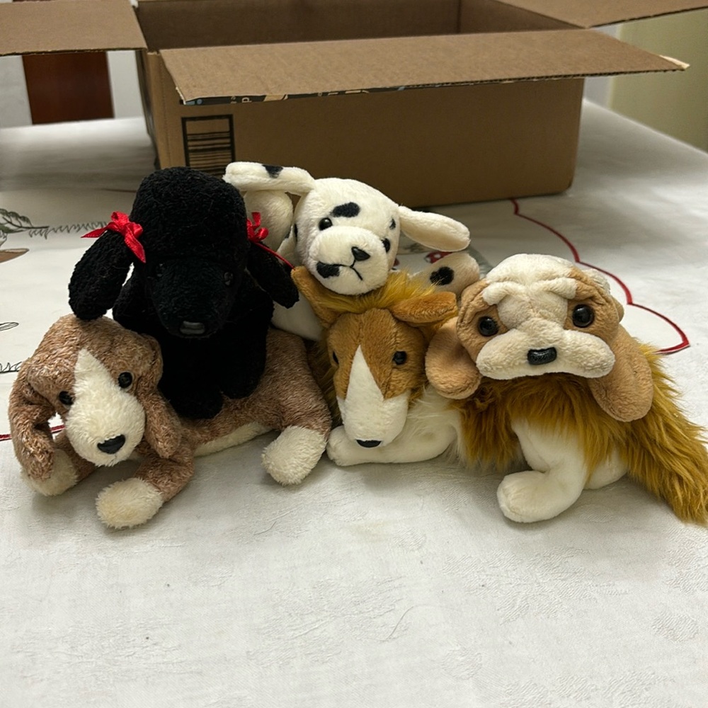 Group of 5 Dog Beanie Babies: Sniffer, Gigi, Sparky, Cassie, and Wrinkles